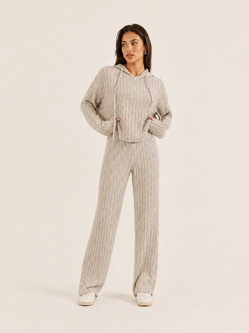 LÁVINE™ Hooded Loungewear Set for Women – 2 Piece Outfit LÁVINE™