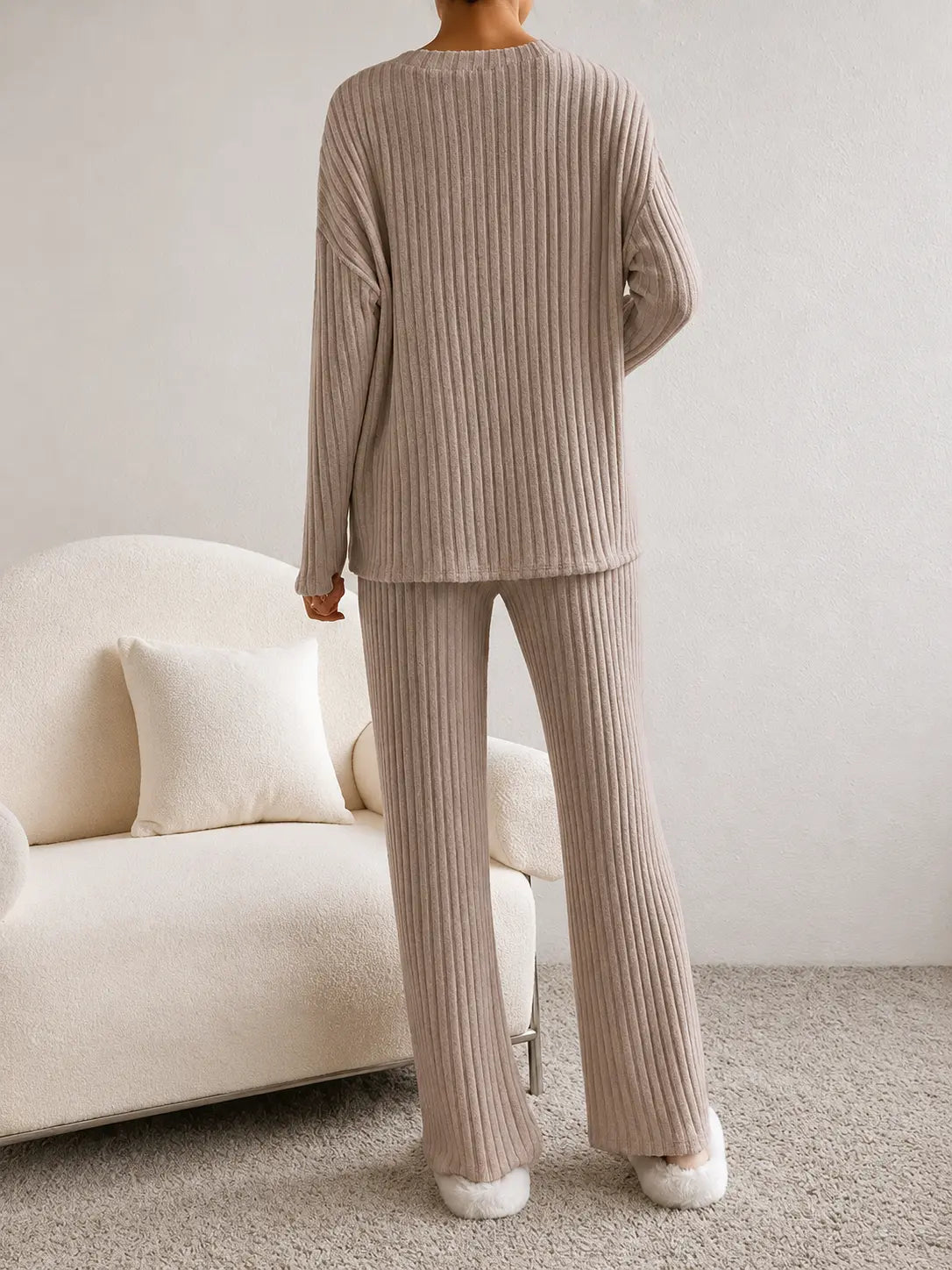 Ribbed Knit Lounge Set – LÁVINE™ Cozy Two-Piece Outfit for Women LÁVINE™