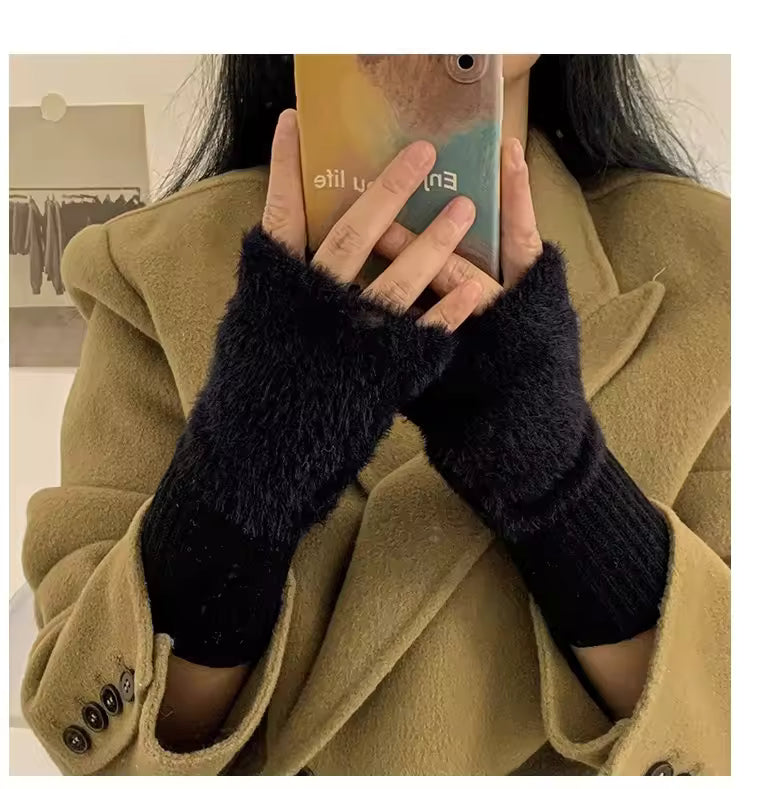 Mink Fleece Half-Finger Gloves – Soft, Warm & Stylish Winter Wear