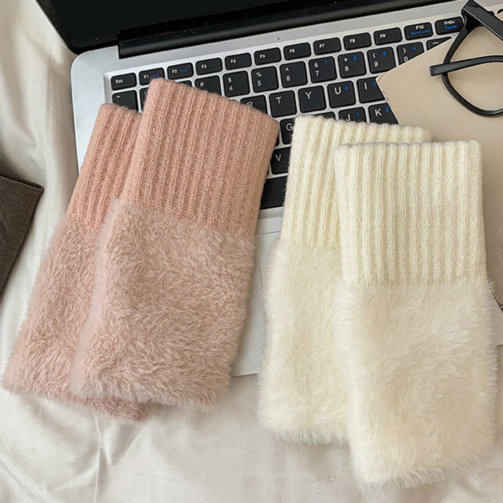 Mink Fleece Half-Finger Gloves – Soft, Warm & Stylish Winter Wear