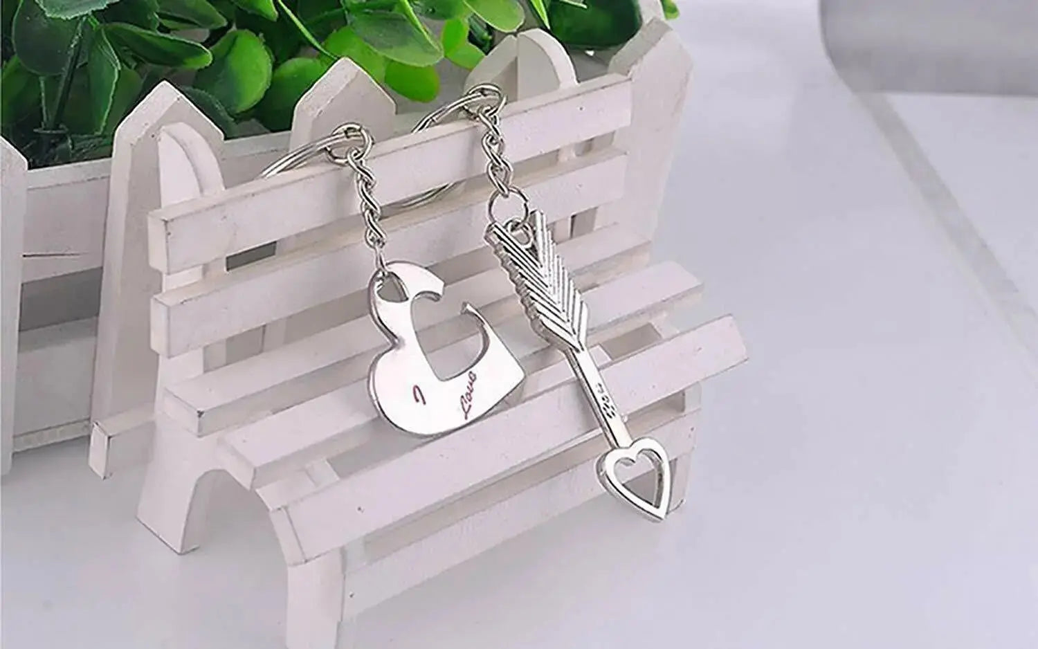 Matching couple heart keychains from Hypes Inventory, featuring romantic love design for boyfriend and girlfriend.