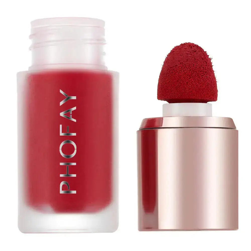 Hypes Inventory PHOFAY Mousse lightweight liquid blush in a soft pink shade, applied on cheeks for a natural glow.
