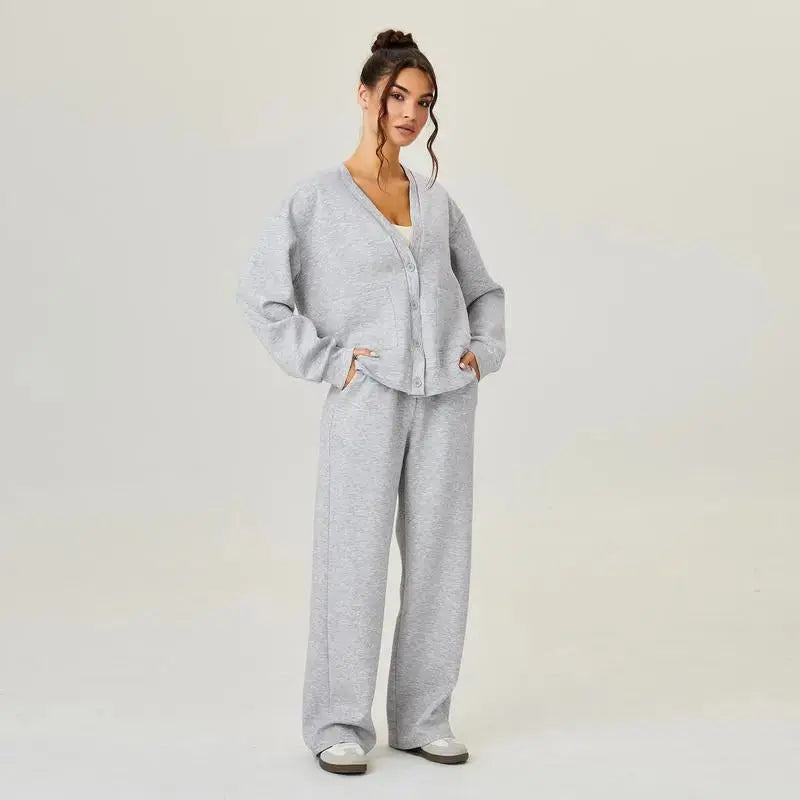 LÁVINE™ women's lounge set featuring a cozy cardigan and matching pants, perfect for relaxed, casual wear.