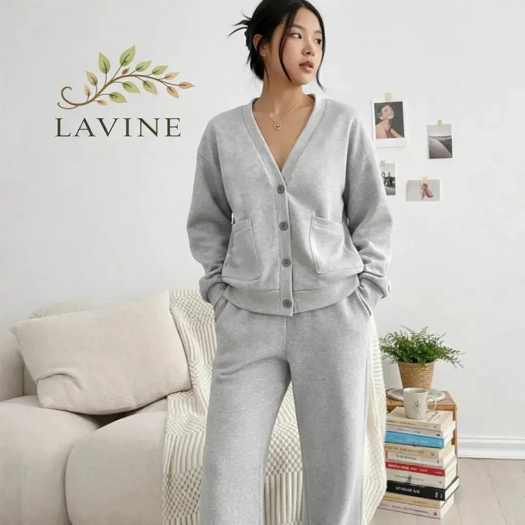 LÁVINE™ women’s lounge set with cozy cardigan and matching pants, perfect for relaxed, casual wear.